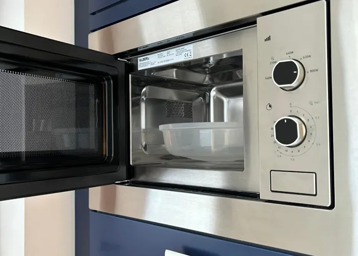 Apartment Orange & Art *