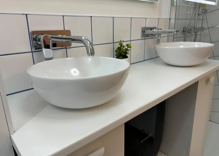 Orange & Art Apartment *